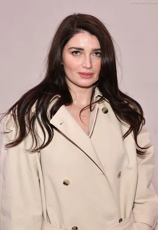 Eve Hewson photo 8 of 290