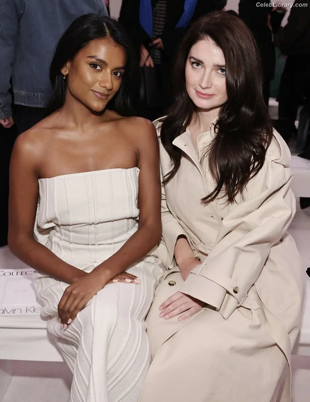 Eve Hewson photo 9 of 290