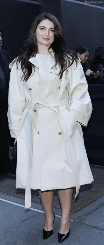 Eve Hewson photo 13 of 290