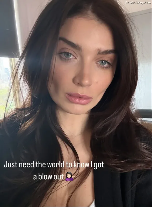 Eve Hewson photo 2 of 290