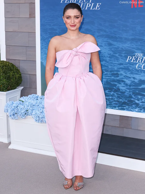 Eve Hewson photo 15 of 290