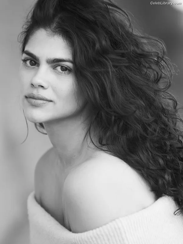 Fallon Smythe photo 11 of 92