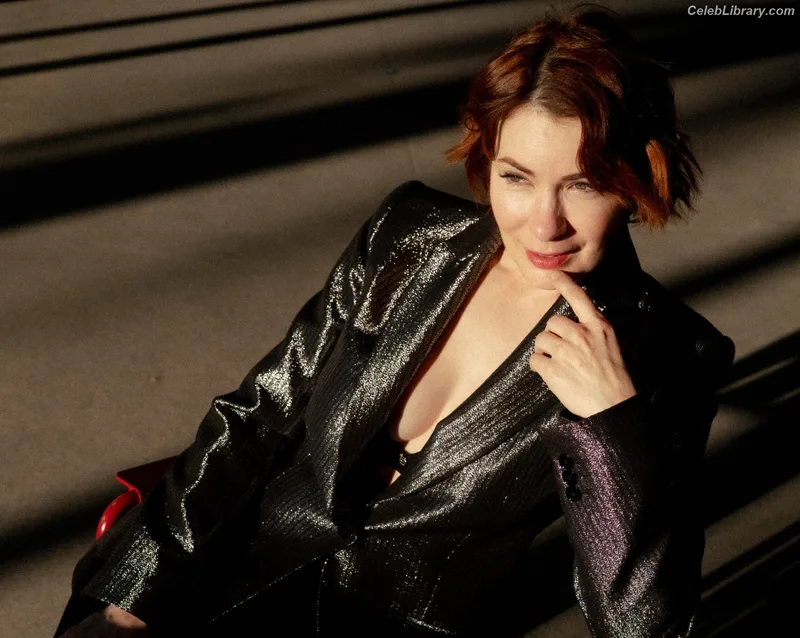 Felicia Day photo 16 of 197