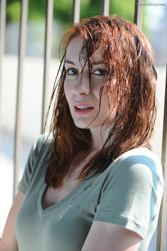 Felicia Day photo 8 of 197