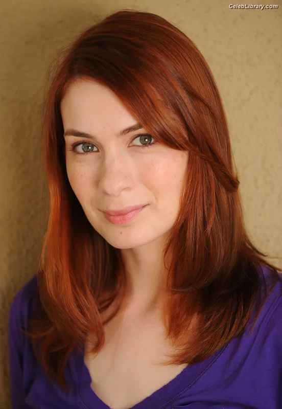 Felicia Day photo 9 of 197