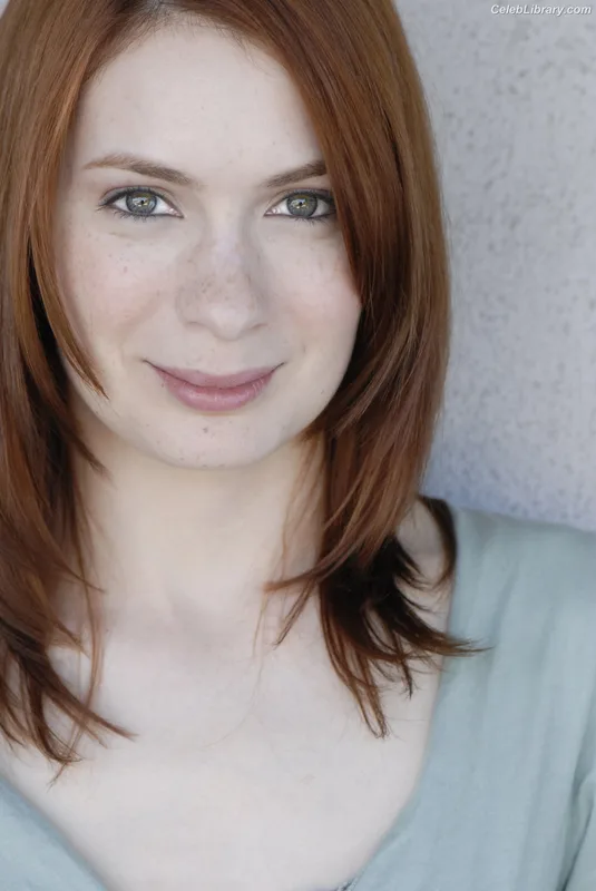 Felicia Day photo 3 of 197