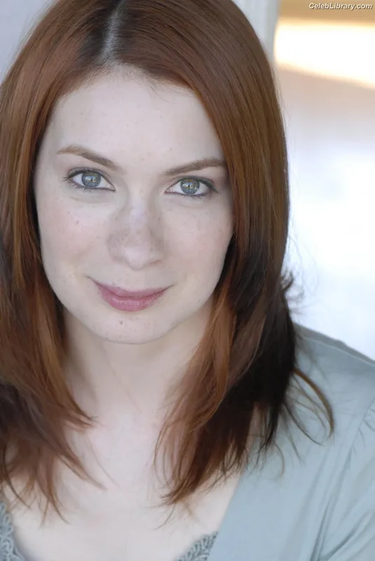Felicia Day photo 8 of 197