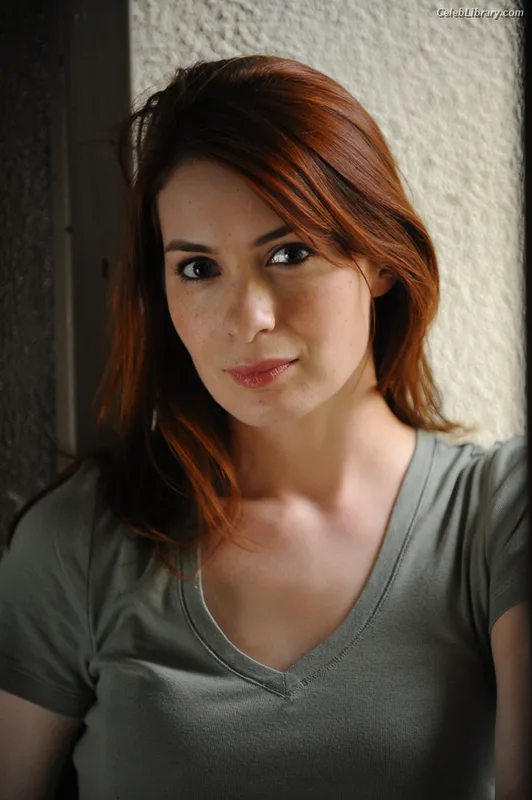 Felicia Day photo 2 of 197