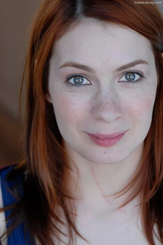 Felicia Day photo 3 of 197