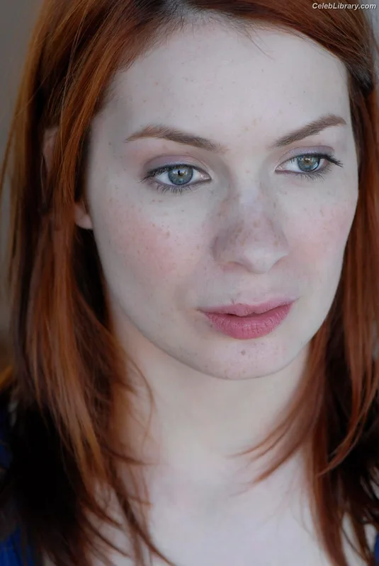 Felicia Day photo 8 of 197