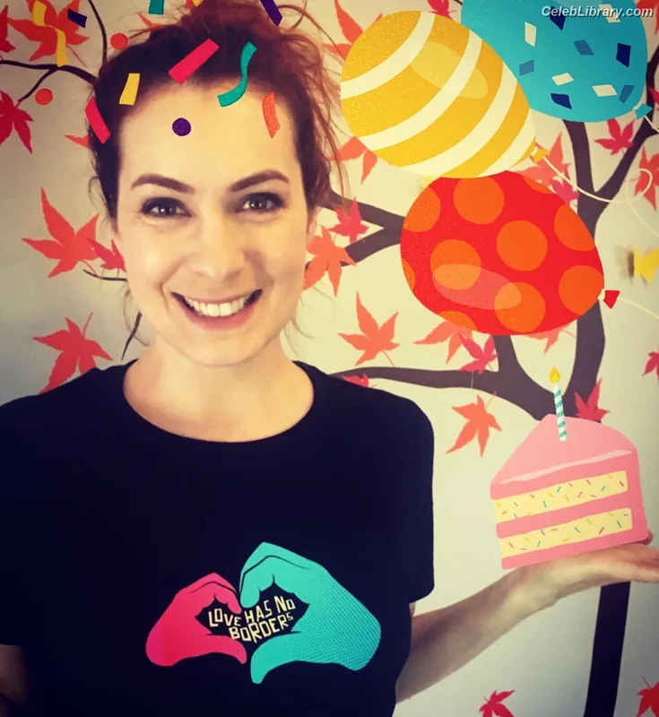 Felicia Day photo 17 of 197