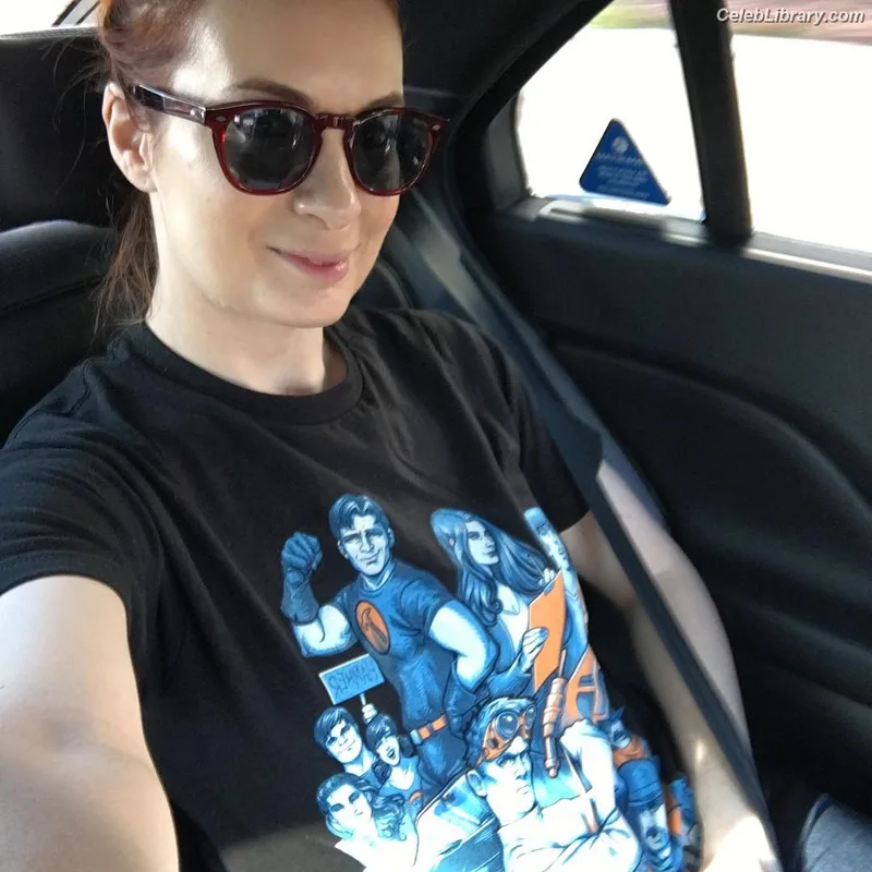 Felicia Day photo 21 of 197