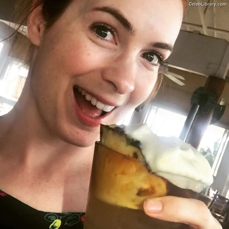 Felicia Day photo 24 of 197
