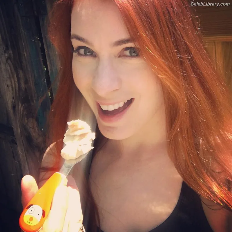Felicia Day photo 3 of 197