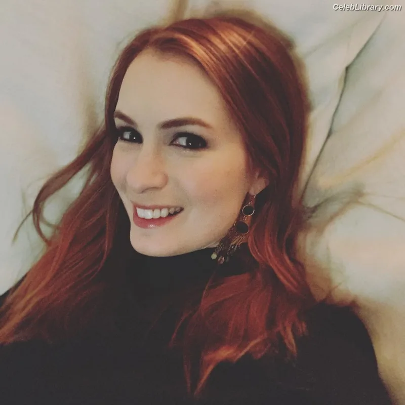 Felicia Day photo 16 of 197