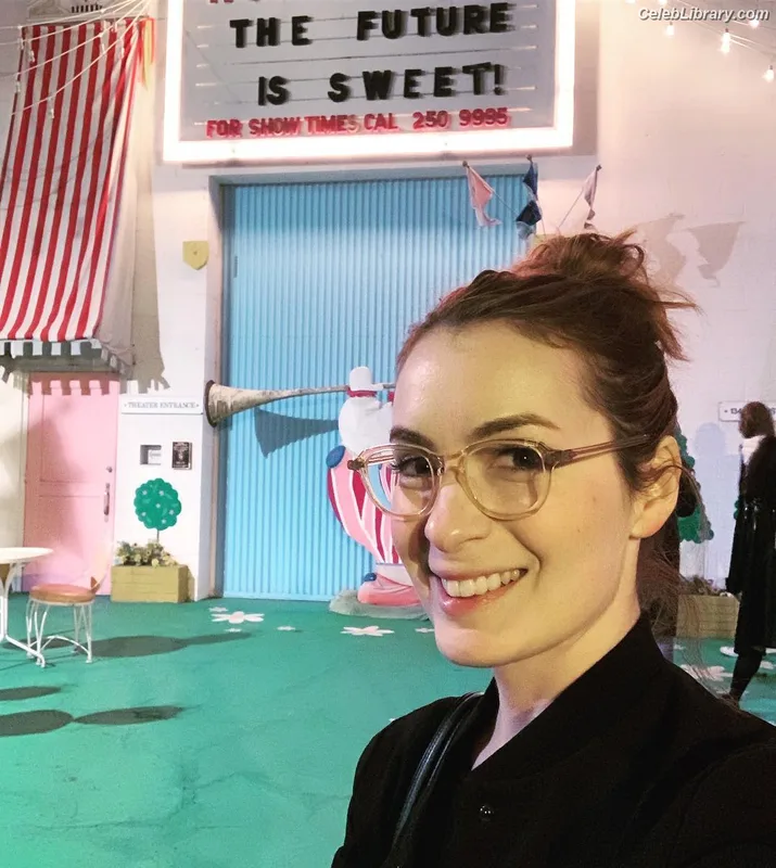 Felicia Day photo 19 of 197