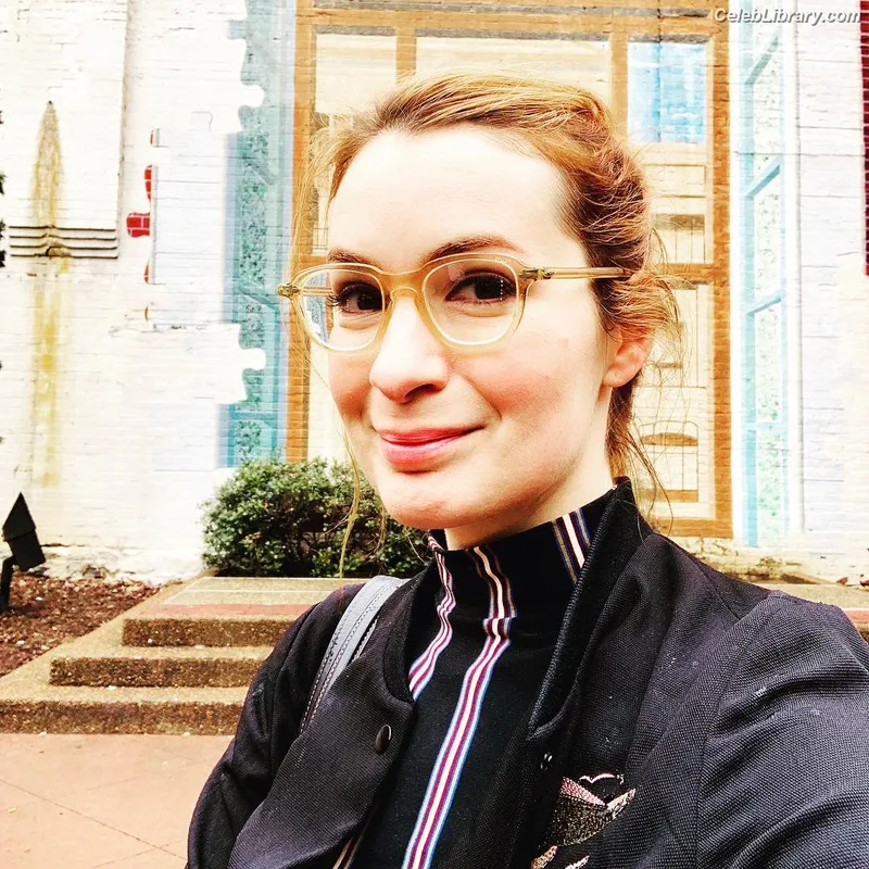 Felicia Day photo 22 of 197