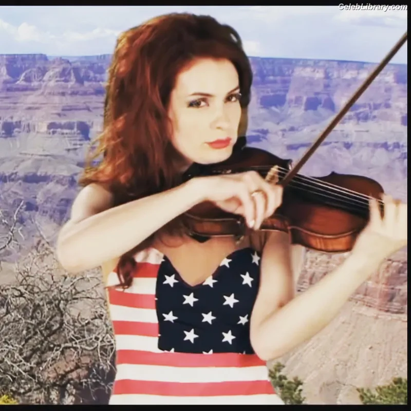 Felicia Day photo 13 of 197