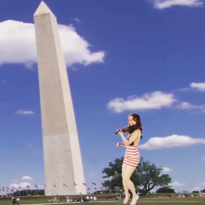 Felicia Day photo 15 of 197