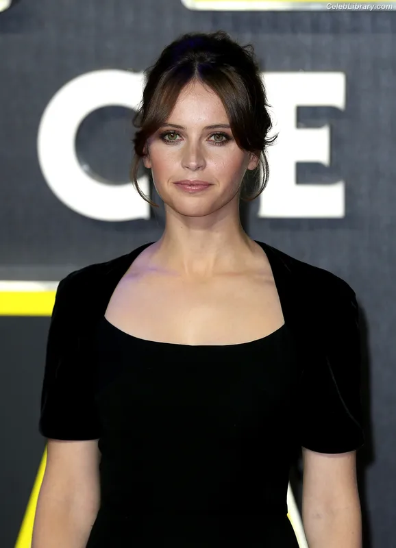 Felicity Jones photo 5 of 236