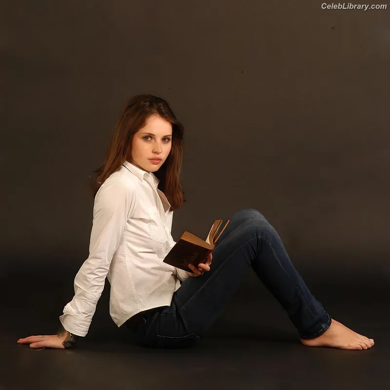 Felicity Jones photo 8 of 236