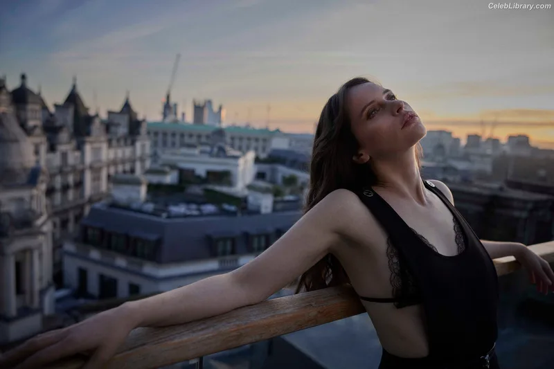 Felicity Jones photo 16 of 236