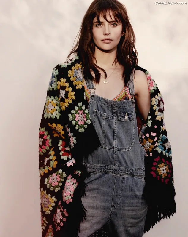 Felicity Jones photo 7 of 236