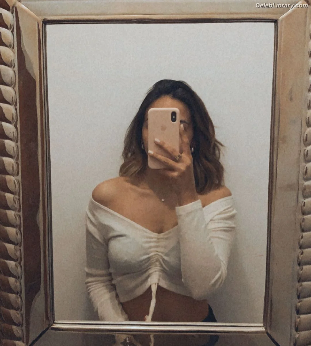 Fernanda Russo photo 4 of 61