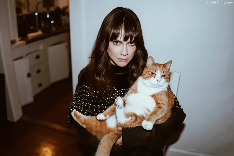 Fiona Dourif photo 3 of 11