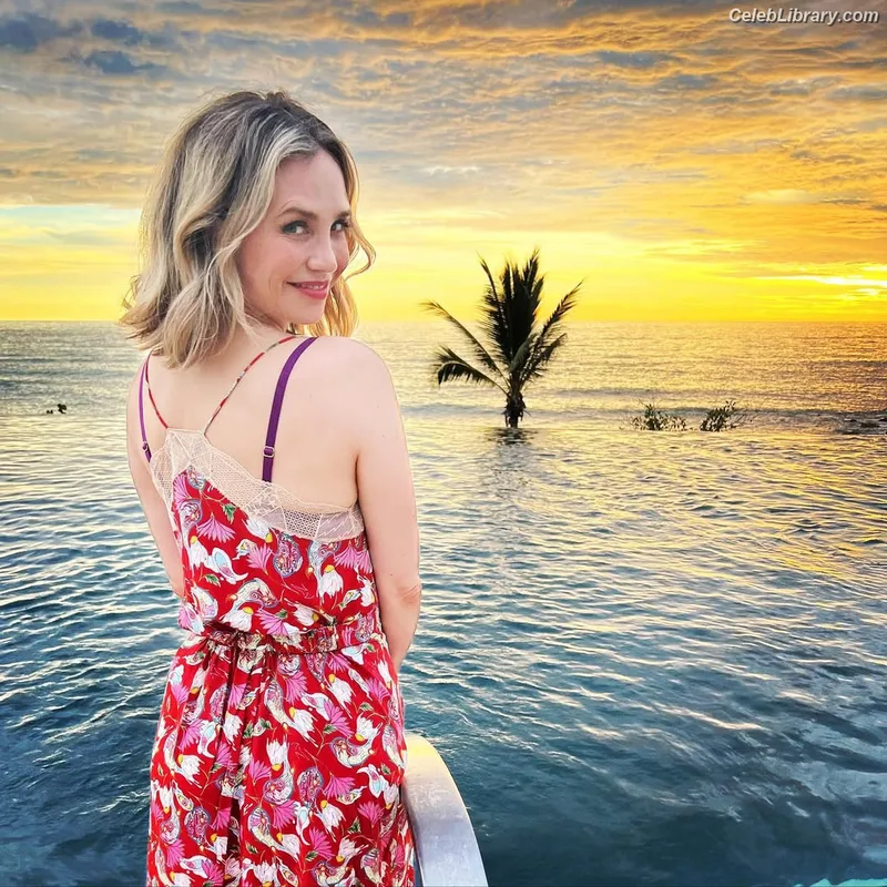 Fiona Gubelmann photo 20 of 24