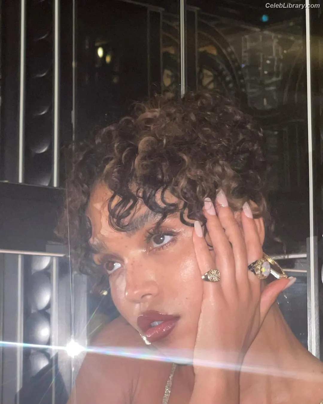 FKA Twigs photo 8 of 144