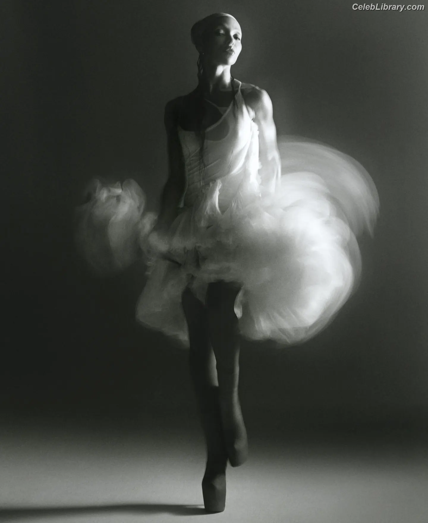 FKA Twigs photo 20 of 144