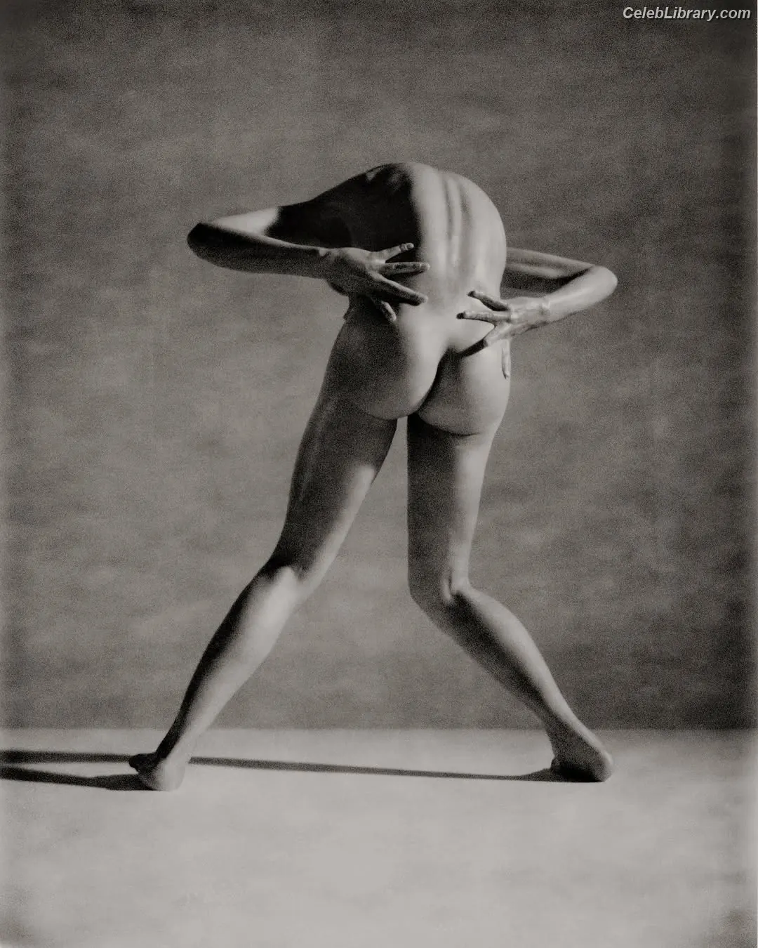 FKA Twigs photo 24 of 144