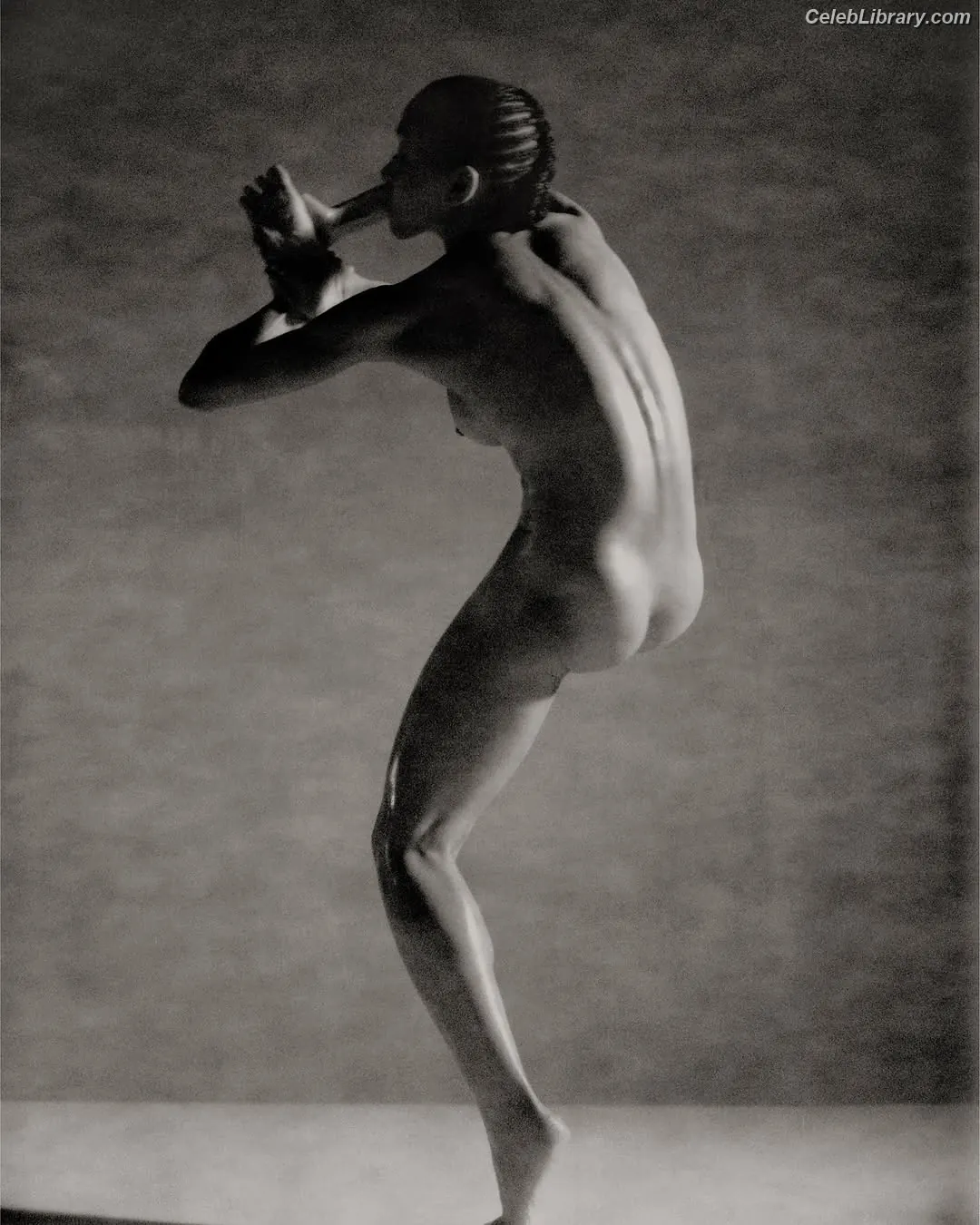 FKA Twigs photo 2 of 144