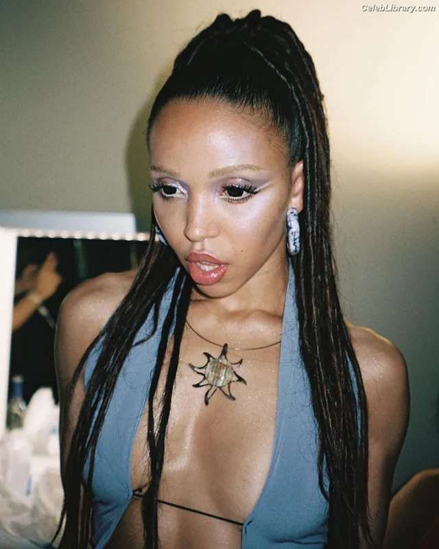 FKA Twigs photo 11 of 145