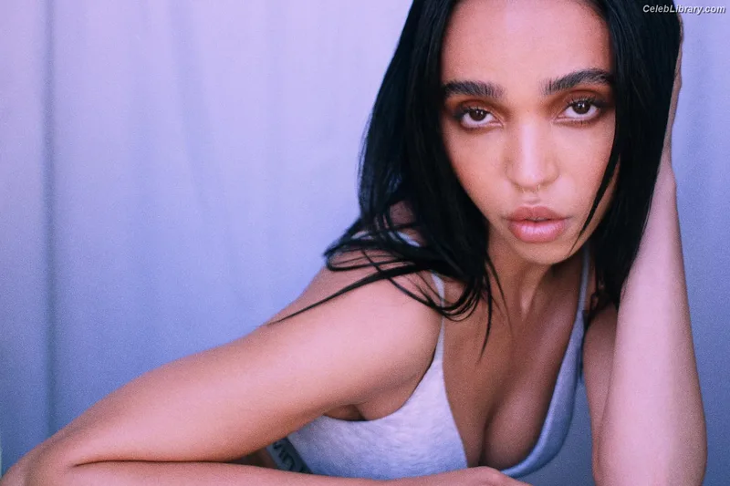 FKA Twigs photo 9 of 145