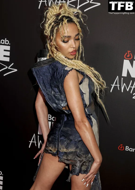 FKA Twigs photo 12 of 145