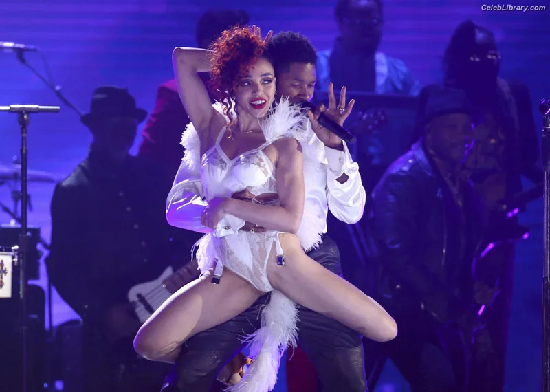 FKA Twigs photo 13 of 145
