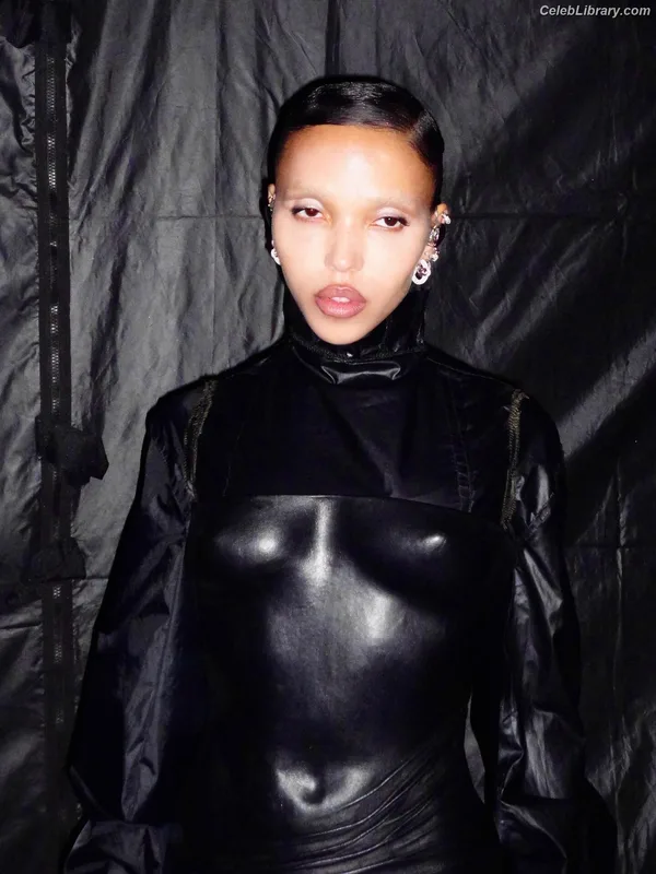 FKA Twigs photo 13 of 145