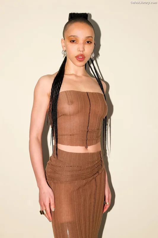 FKA Twigs photo 13 of 145