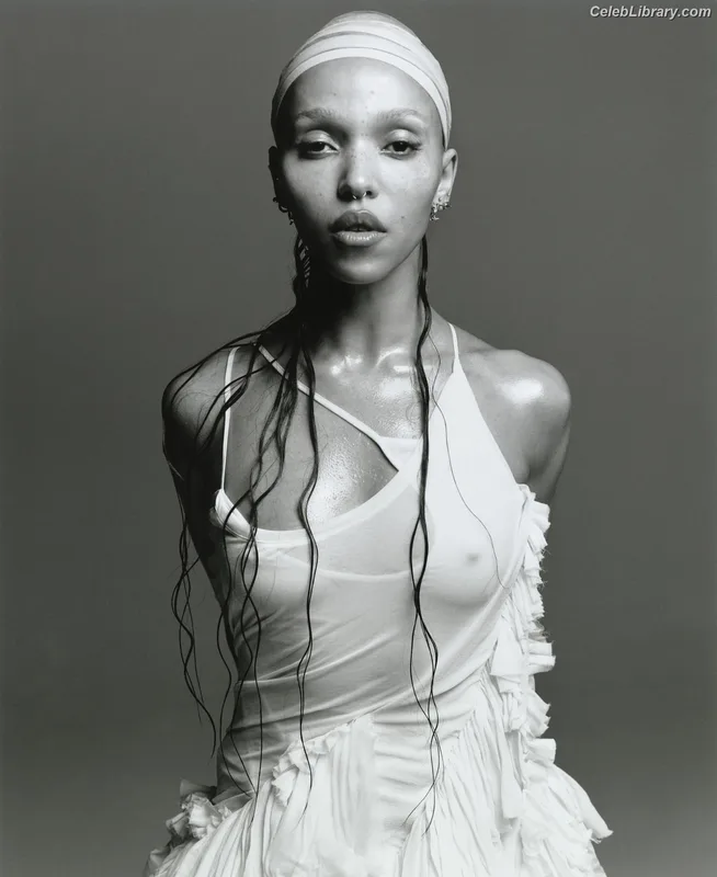 FKA Twigs photo 15 of 145