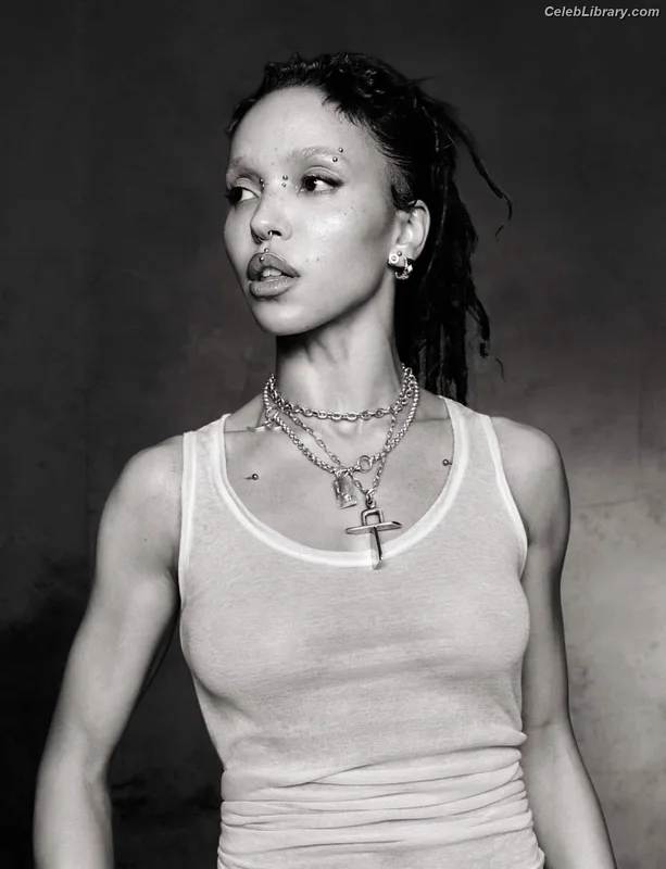 FKA Twigs photo 15 of 145