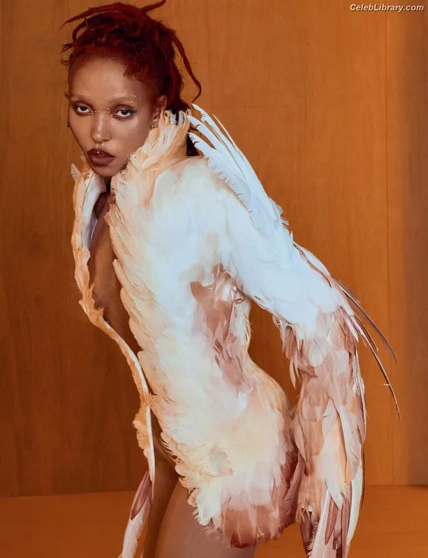 FKA Twigs photo 17 of 145