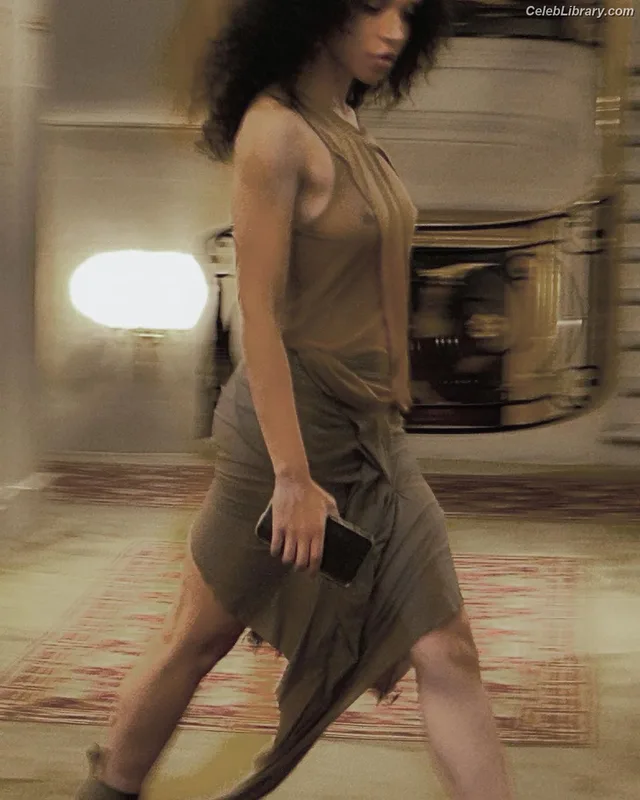 FKA Twigs photo 19 of 145