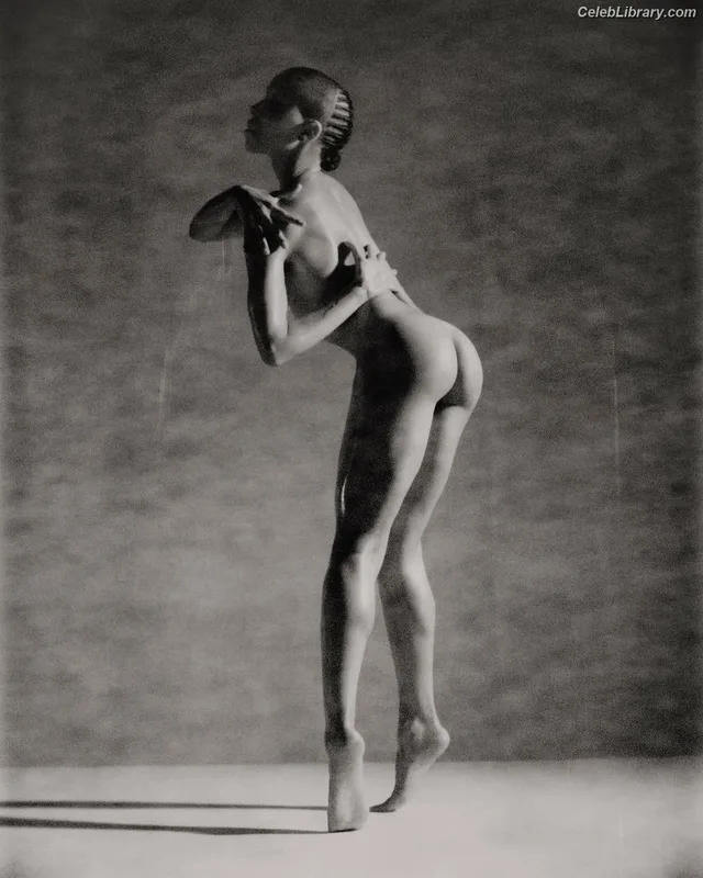 FKA Twigs photo 6 of 145