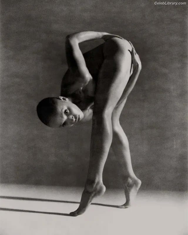 FKA Twigs photo 10 of 145