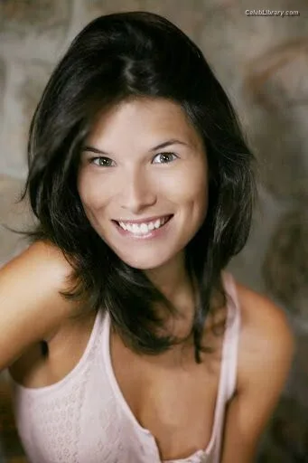 Flavie Péan photo 10 of 80