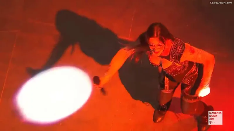 Floor Jansen photo 13 of 292