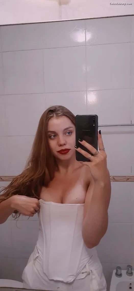 Flor Andersen photo 4 of 89