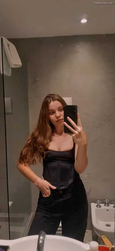 Flor Andersen photo 11 of 89